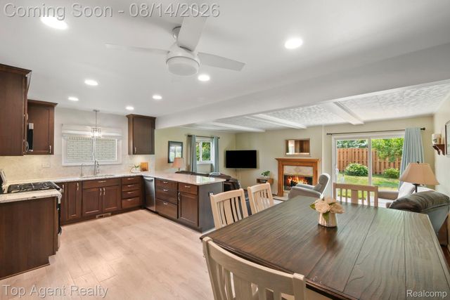 11202 Lorman Drive, Sterling Heights, MI 48312