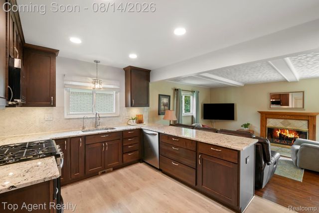 11202 Lorman Drive, Sterling Heights, MI 48312