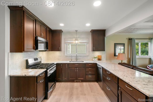 11202 Lorman Drive, Sterling Heights, MI 48312