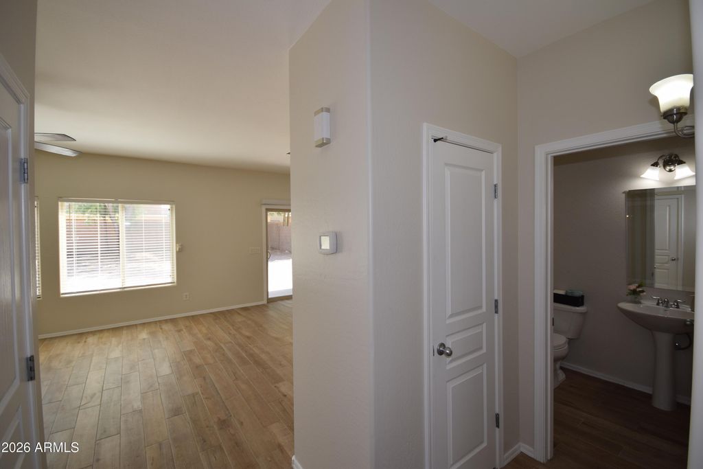 1079 E COUNTRY CROSSING Way, San Tan Valley, AZ 85143 — photo 4