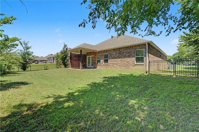 12237 Richardson Road, Farmington, AR 72730