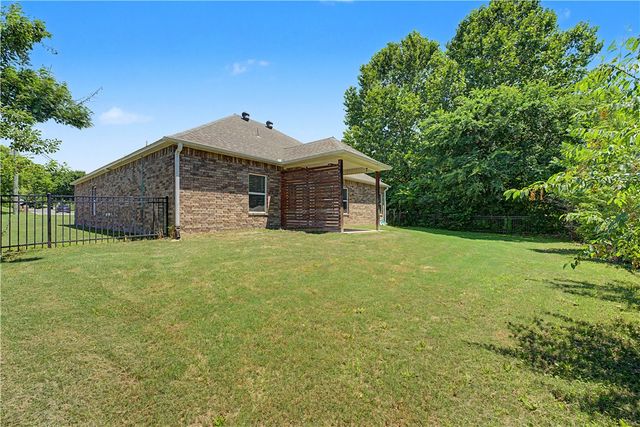 12237 Richardson Road, Farmington, AR 72730