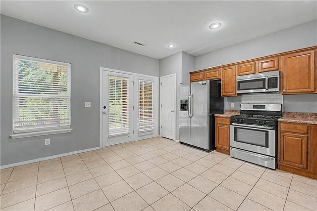 12237 Richardson Road, Farmington, AR 72730