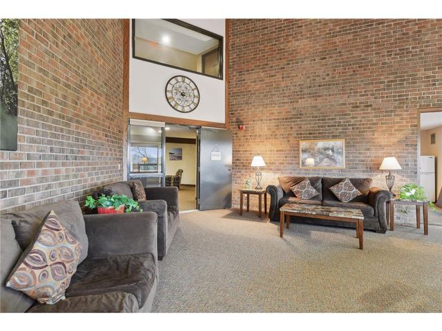 4300 Trenton Lane N 2214, Plymouth, MN 55442