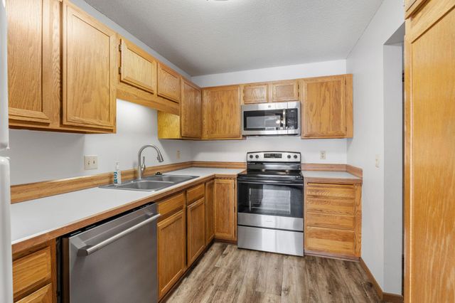 4300 Trenton Lane N 2214, Plymouth, MN 55442