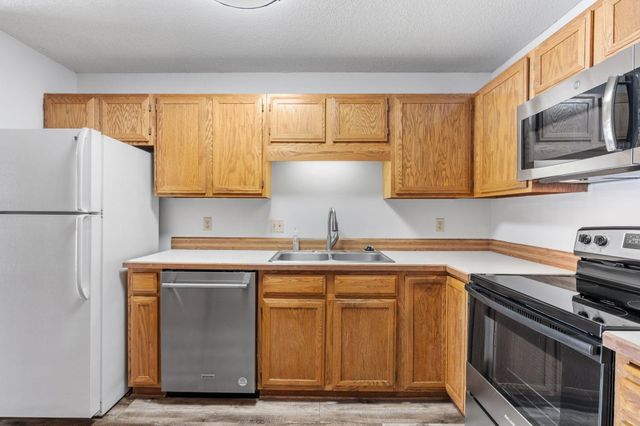 4300 Trenton Lane N 2214, Plymouth, MN 55442