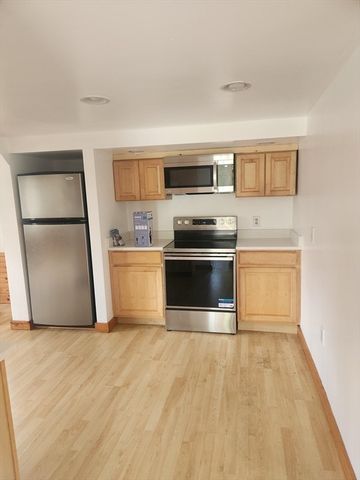 92 Main Street 1, Hopkinton, MA 01748