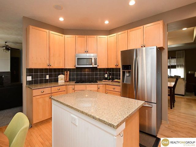 2908 N 169 Street, Omaha, NE 68116