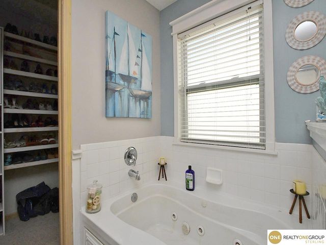 2908 N 169 Street, Omaha, NE 68116