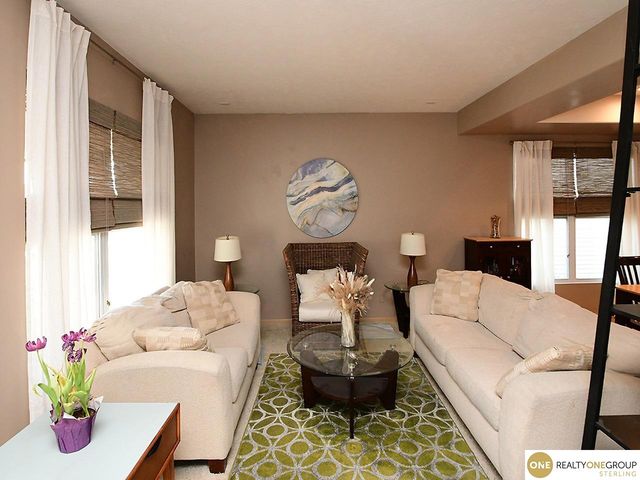 2908 N 169 Street, Omaha, NE 68116