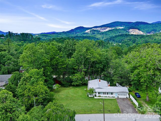 44 Hemlock Avenue, Spruce Pine, NC 28777