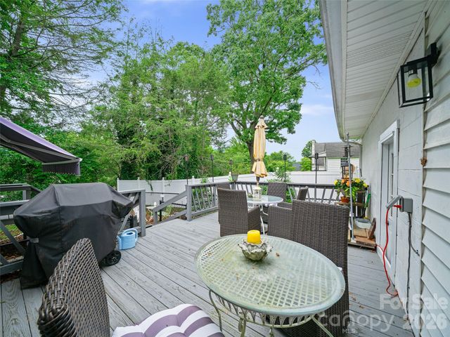 44 Hemlock Avenue, Spruce Pine, NC 28777