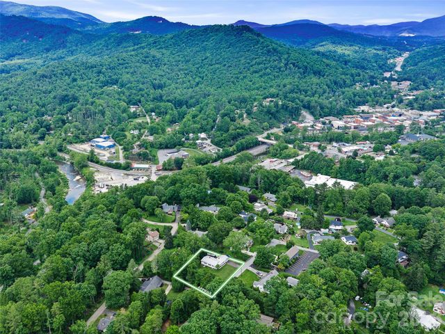 44 Hemlock Avenue, Spruce Pine, NC 28777