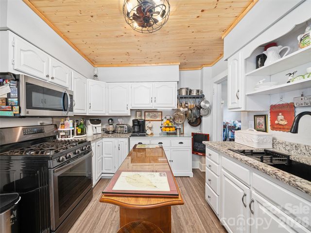 44 Hemlock Avenue, Spruce Pine, NC 28777