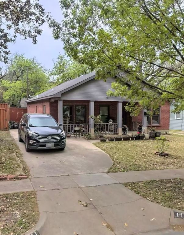 111 N Willomet Avenue, Dallas, TX 75208