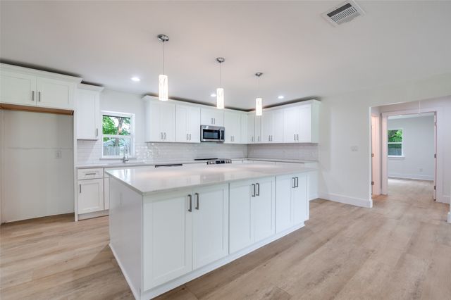 515 John Arden Drive, Waxahachie, TX 75165