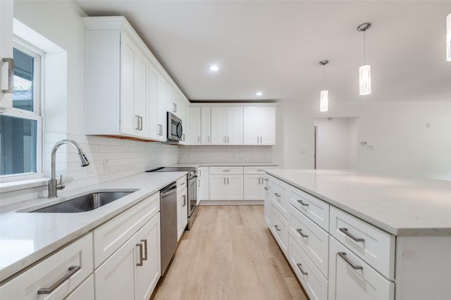 515 John Arden Drive, Waxahachie, TX 75165