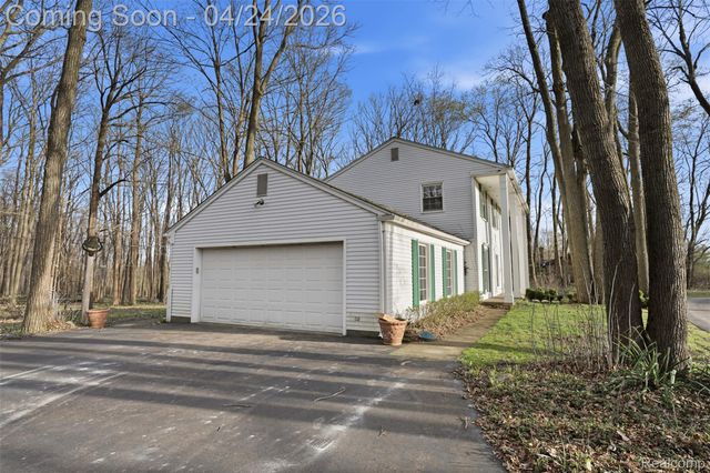 6808 Salem Road, Salem Township, MI 48170