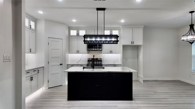 2202 Lakeshore Lane, Glenn Heights, TX 75154