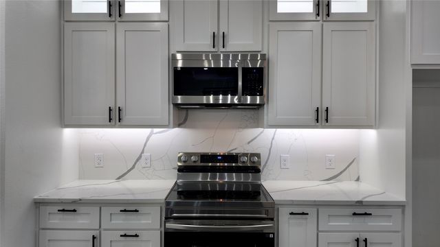 2202 Lakeshore Lane, Glenn Heights, TX 75154