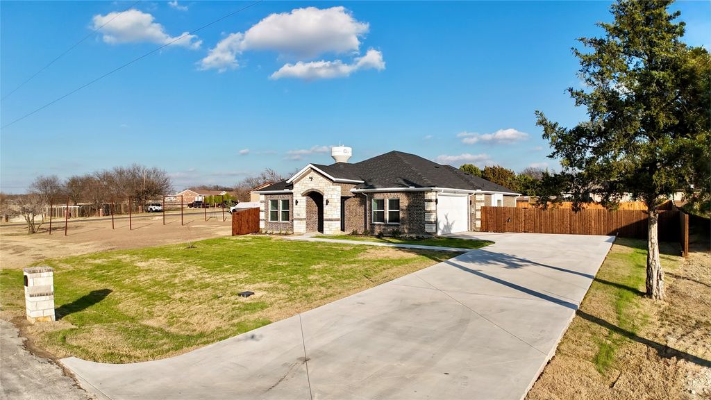 2202 Lakeshore Lane, Glenn Heights, TX 75154