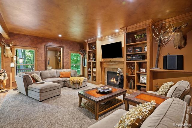 2790 Pine Bluffs Ct., Highland, MI 48357