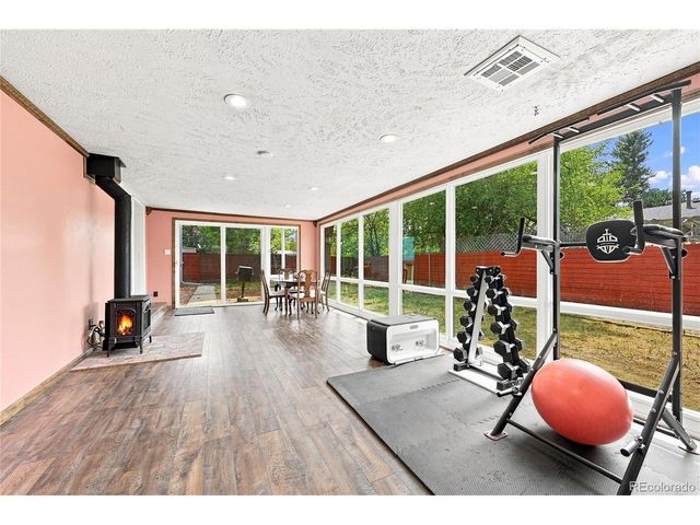 3037 University Ave, Longmont, CO 80503