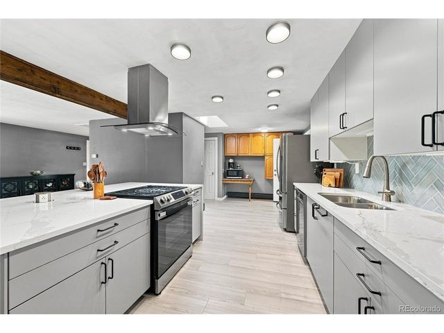 3037 University Ave, Longmont, CO 80503