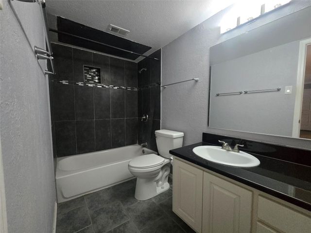 18333 Roehampton Drive 1422, Dallas, TX 75252