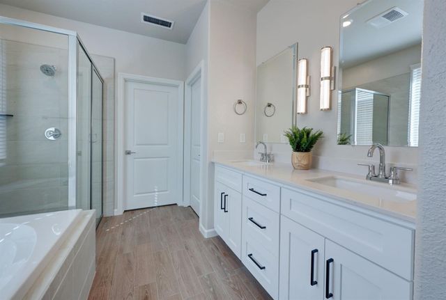 2450 E O'keefe Drive, Fresno, CA 93720