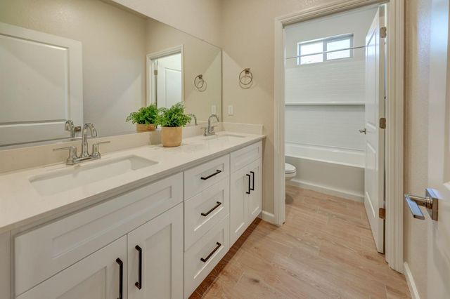 2450 E O'keefe Drive, Fresno, CA 93720