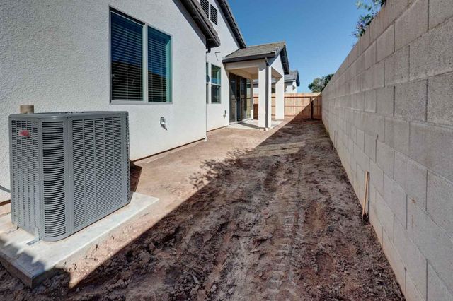 2450 E O'keefe Drive, Fresno, CA 93720