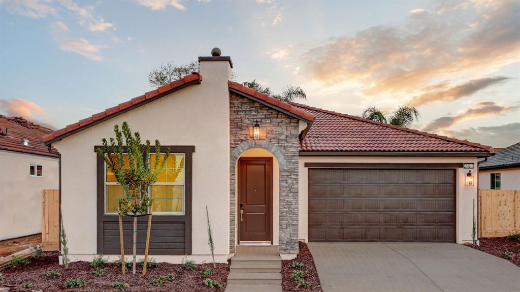 2450 E O'keefe Drive, Fresno, CA 93720