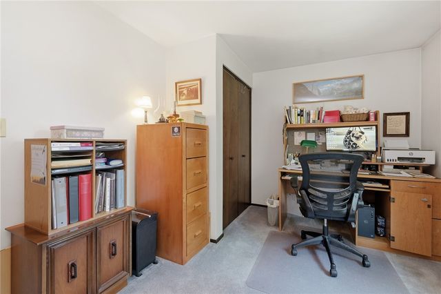 225 Woodcroft Rd, Economy, PA 15005