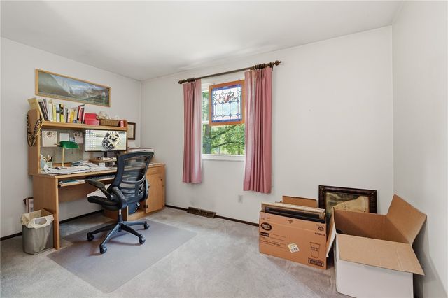 225 Woodcroft Rd, Economy, PA 15005