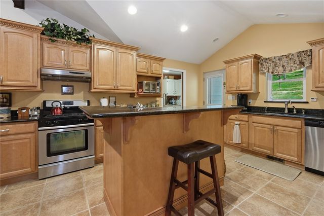 225 Woodcroft Rd, Economy, PA 15005