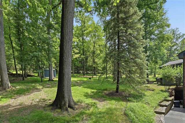 225 Woodcroft Rd, Economy, PA 15005