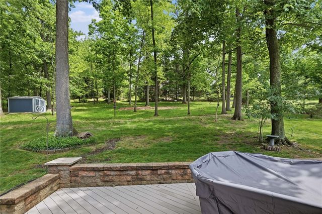 225 Woodcroft Rd, Economy, PA 15005