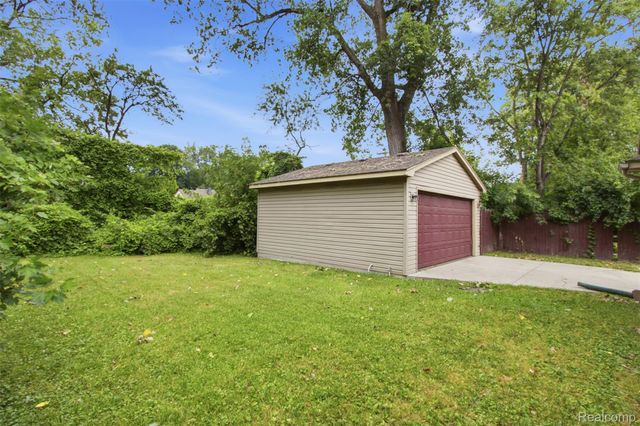 22141 Condon Street, Oak Park, MI 48237