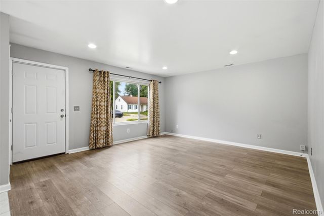 22141 Condon Street, Oak Park, MI 48237