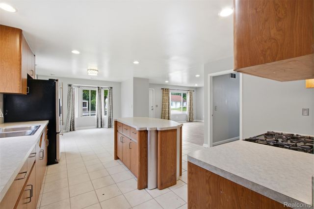 22141 Condon Street, Oak Park, MI 48237