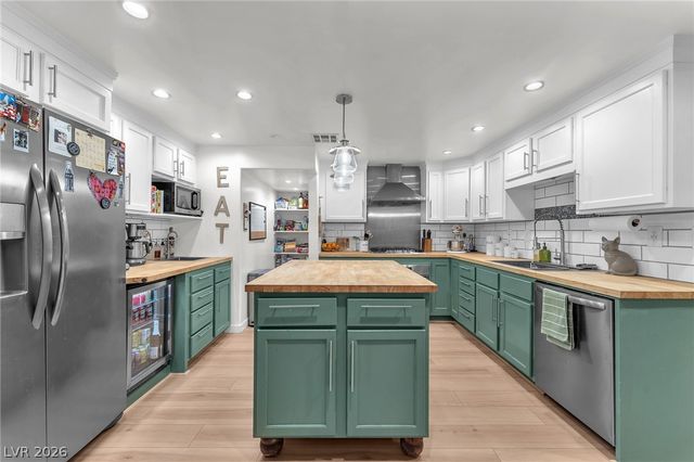 605 L Avenue, Boulder City, NV 89005