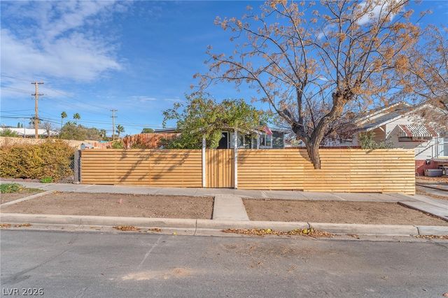605 L Avenue, Boulder City, NV 89005
