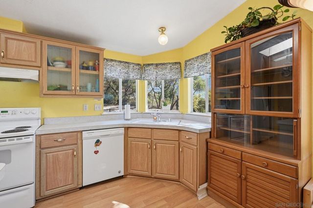 28239 Hell Creek Road, Valley Center, CA 92082