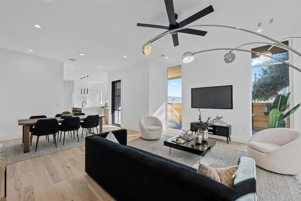 1407 Valleyridge DR B, Austin, TX 78704