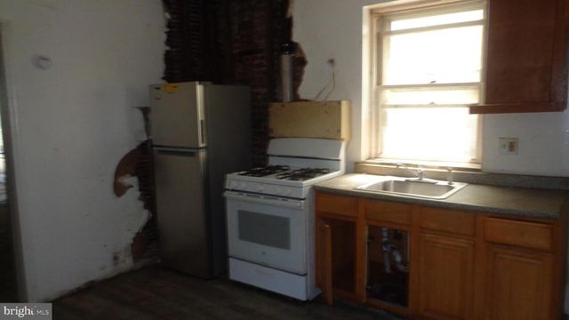 25 SANFORD ST, Trenton, NJ 08618