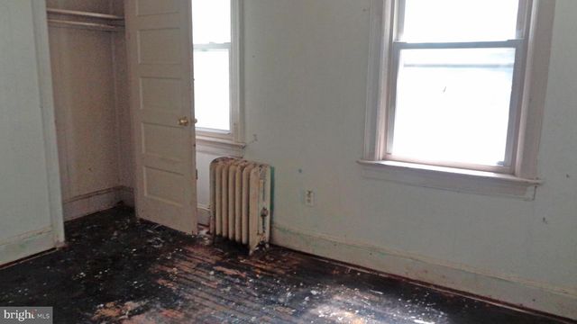 25 SANFORD ST, Trenton, NJ 08618