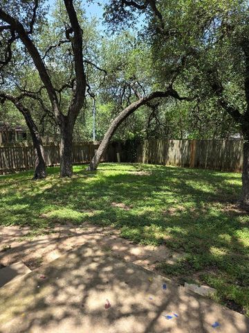7020 Riverton DR, Austin, TX 78729