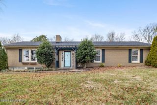 3127 Knob St, Shelbyville, KY 40065
