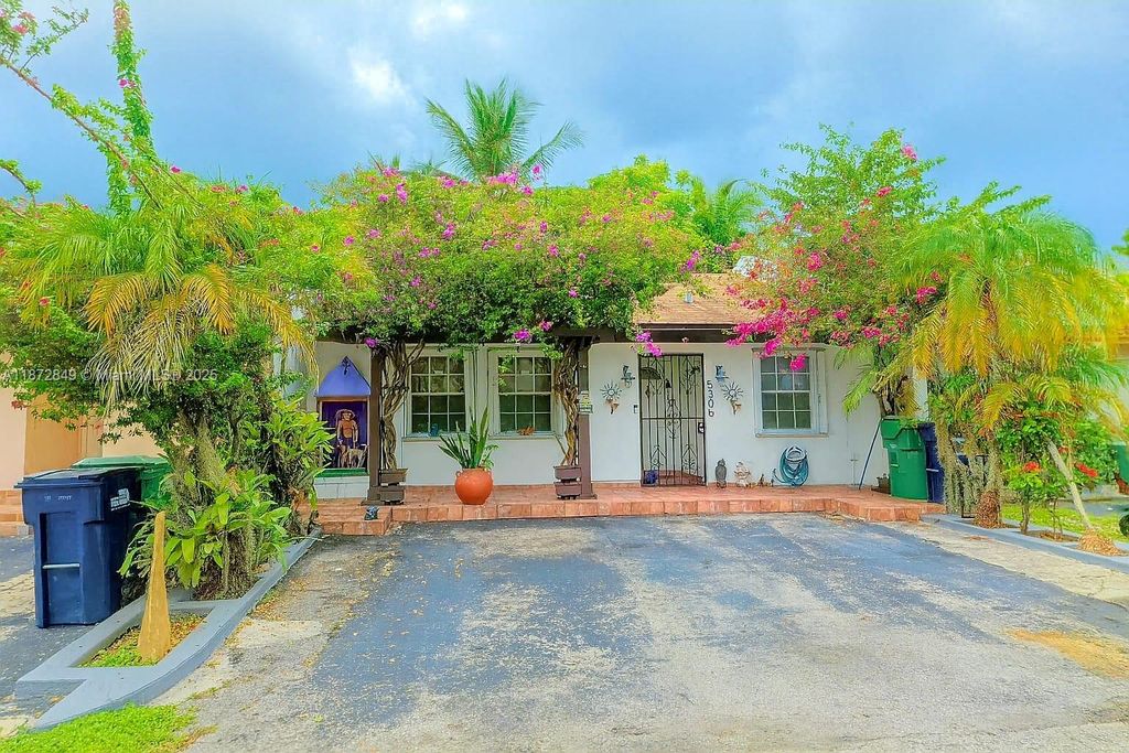 5306 SW 138th Pl, Miami, FL 33175
